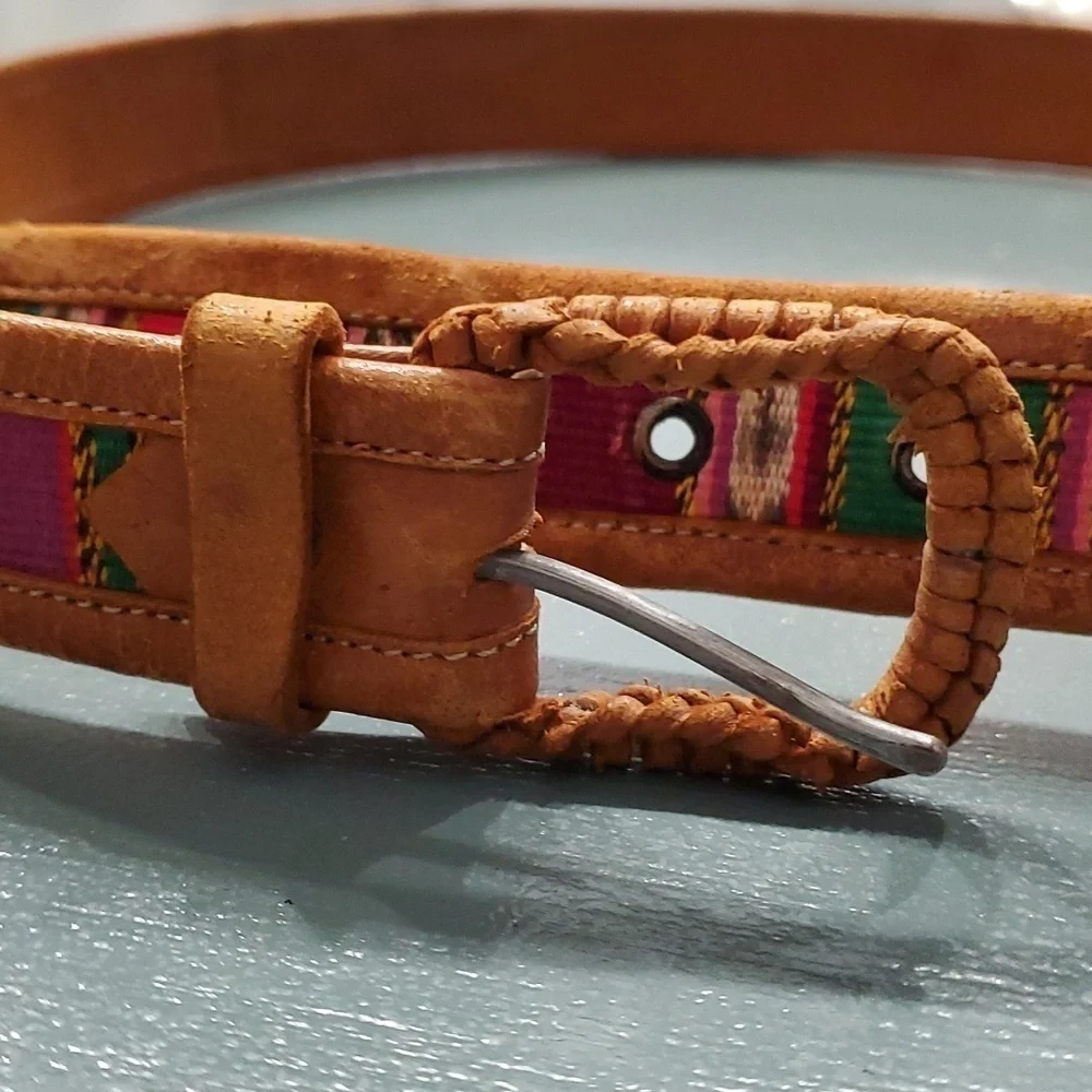 Leather belt, believe that it is vintage. Multiple colors.  Size‎ 38.